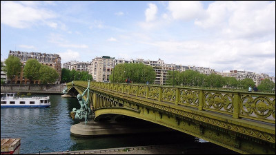 Sous le Pont ... coule la Seine !