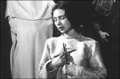 "Le procès de Jeanne d'Arc" en 1962, avec Françoise Delay dans le rôle de Jeanne, a pour réalisateur ...