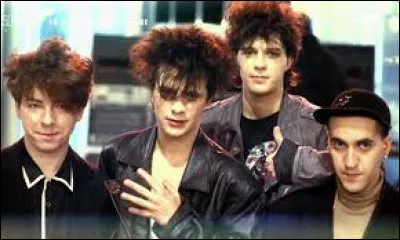 Comment se nomme le 4e album studio ?