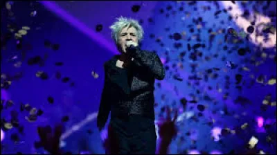 Comment se nomme le 6e album studio ?