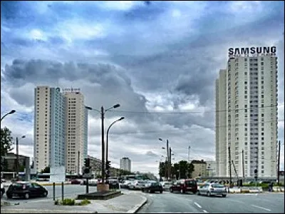 La porte de la Chapelle se trouve dans le ... arrondissement.
