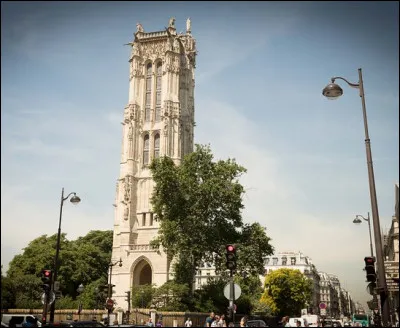 Vous pourrez voir la tour Saint-Jacques le ... arrondissement.