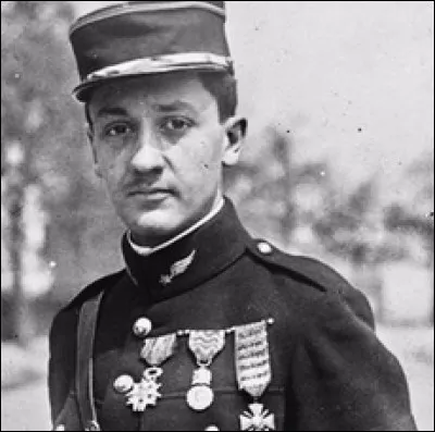 Fin juillet 1917, Guynemer prend le commandement d'un célèbre groupe de chasse de la 1re Armée qui s'appelait l'escadrille des...