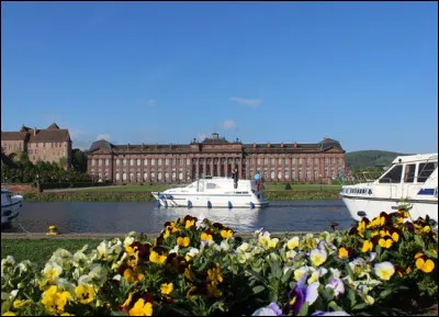 Vous pourrez visiter Saverne et le ch&acirc;teau des Rohan dans le ...