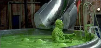 Dans le film "Les Aventures de Rabbi Jacob", comment s'appelle l'usine de chewing-gums où Louis de Funès tombe dans une cuve ?