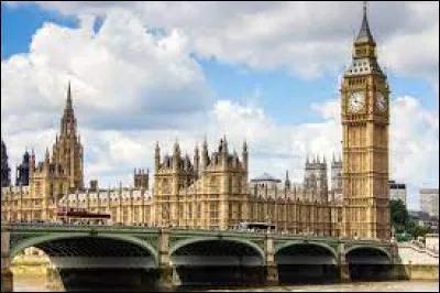 On peut marcher tout près de Big Ben, de quelle ville s'agit-il ?