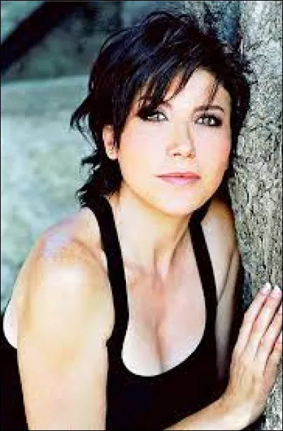 En 1999, Liane Foly fait une reprise de la chanson "La vie ne m'apprend rien" de Daniel Balavoine.