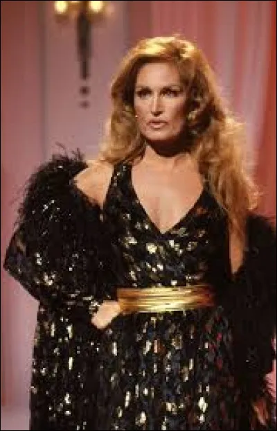 La chanteuse Dalida est morte le 3 mai 1977.
