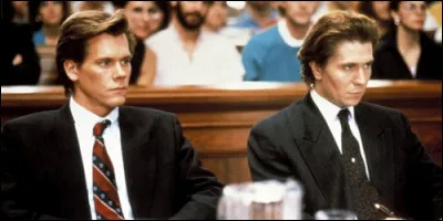 Dans "La Loi criminelle", qui défend Martin Thiel, un jeune et riche playboy ?