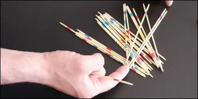 Dans le jeu du Mikado, comment appelle-t-on les baguettes de couleur bleue ?
