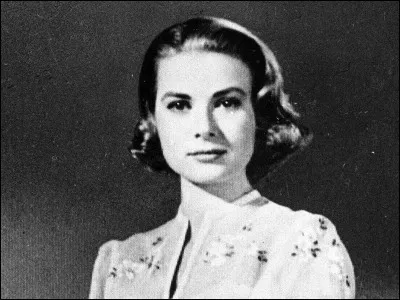 Comment s'appelle celui qui chante "Boum boum boum" et "Elle me dit" ?