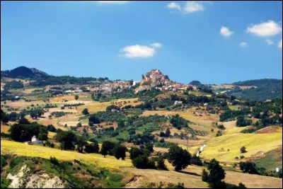 Dans quel pays se trouve le Molise ?