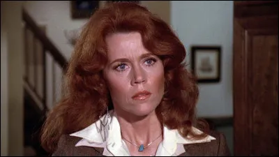 Dans quel film Jane Fonda est-elle une psychiatre chargée d'examiner une nonne ?