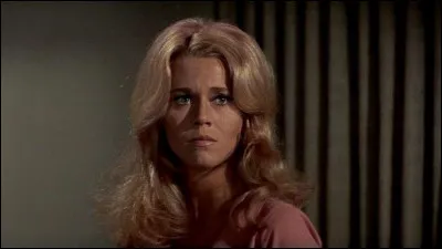 Dans quel film Jane Fonda est-elle la femme d'un homme qui s'est évadé de prison ?