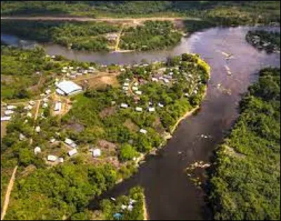 Dans quelle région d'outre-mer la ville de Camopi est-elle située ?
