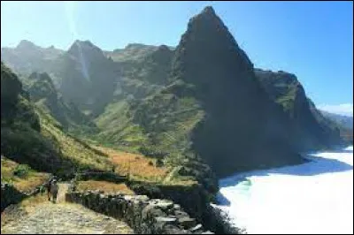Quelle est la plus étendue des îles de Barlavento ?