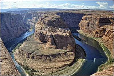 Quels sont les pays traversés par le fleuve Colorado ?