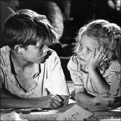 Quel cin&eacute;aste a r&eacute;alis&eacute; le film "Jeux interdits" en 1952 ?