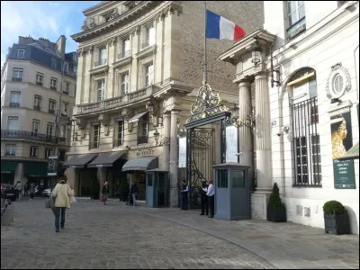 La place Beauvau, où se trouve le ministère de l'Intérieur, est dans le ... arrondissement.