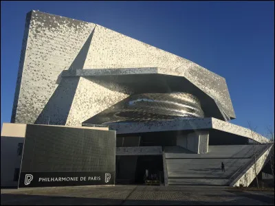 Dans quel arrondissement pourrez-vous assister à un concert à la Philharmonie, bâtiment créé par Jean Nouvel ?