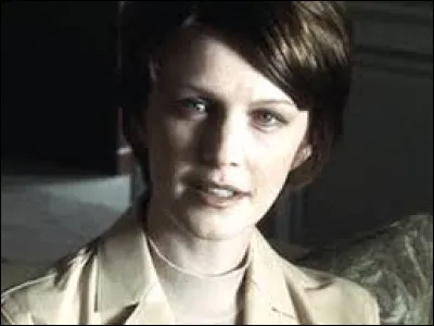 Comment s'appelle la femme du personnage principal ?