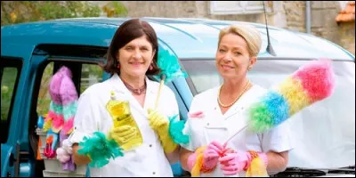 Dans quelle émission sur M6, voit-on intervenir Danièle et Béatrice, venant au secours de foyers débordés par le ménage ?