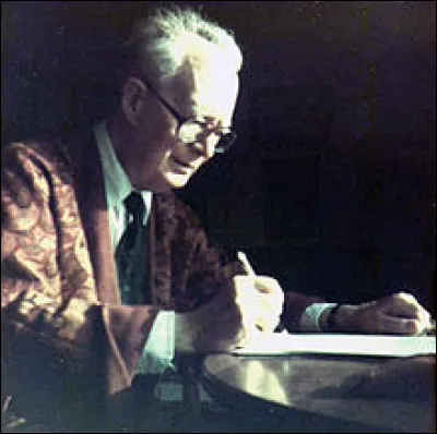 Cet historien, spécialiste de la Seconde Guerre mondiale, s'appelle ...