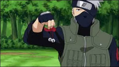 Au début de l'anime, quels objets les élèves de Kakashi doivent-ils attraper ?