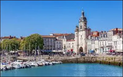 Sa pr&eacute;fecture est La Rochelle :