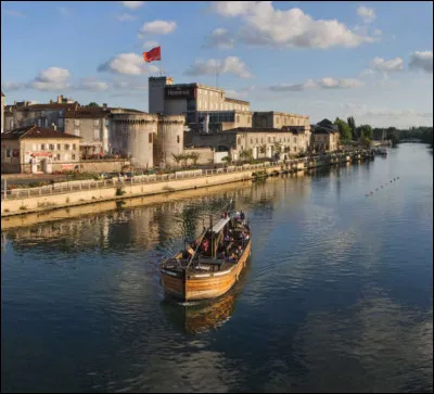 La deuxi&egrave;me ville du d&eacute;partement est Cognac avec 18 600 habitants :
