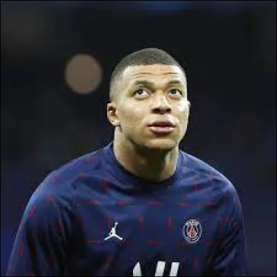 Quel sport Kylian Mbappé pratique-t-il ?