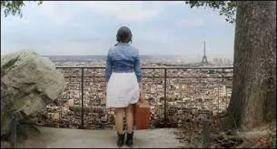 Cette chanson d'Indila est sortie en 2013 et est sa chanson la plus vue sur YouTube.