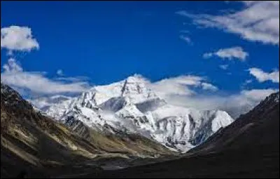 Sur quel continent se situe l'Everest ?