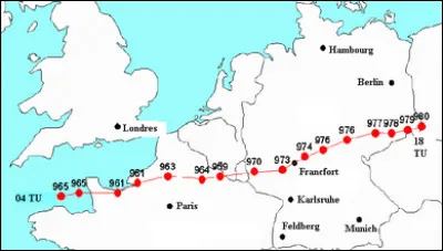 Vedette moustachue du ballon rond, c'est l'...