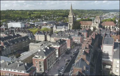 Lisieux est, avec 20 000 habitants, la deuxième ville du département :