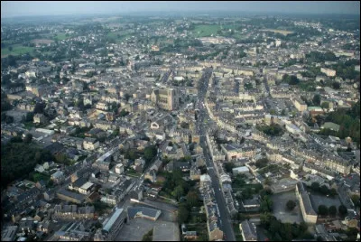 Flers est, avec 14 800 habitants, la deuxième ville du département :