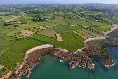 Il compte 495 000 habitants pour une densité de 83 habitants/km² :