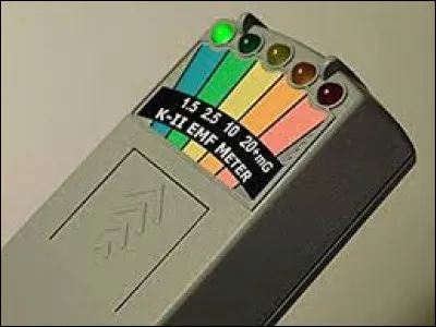 Divers objets peuvent être utilisés au cours d'une enquête paranormale. Parmi eux, il y a le détecteur de champ électromagnétique qui se nomme le...