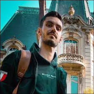 Quel est le nom de ce youtubeur français spécialisé dans les enquêtes paranormales ?