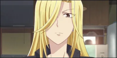 Avec qui vit Arisa Uotani ?