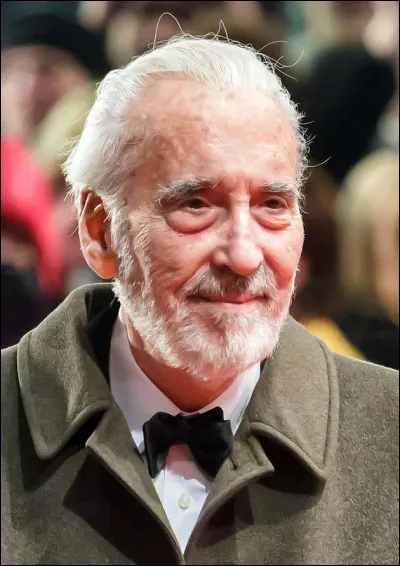 Combien de personnages joués par Christopher Lee sont morts ?