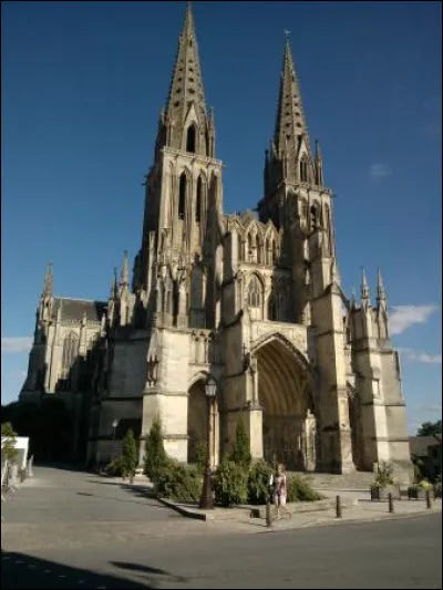 Dans ce département, vous pourrez visiter la cathédrale de Sées :