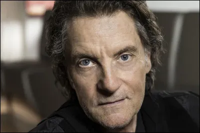 Dans quel album de Francis Cabrel retrouve-t-on le fameux titre "Petite Marie" ?