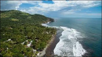 C'est le seul pays de la région qui n'a pas d'accès à la mer des Caraïbes, sa façade maritime donnant entièrement sur le Pacifique :