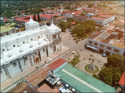 León, 210 000 habitants, est la deuxième plus grande ville du pays :
