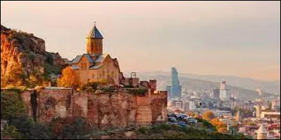 Qui est le président de ce pays en 2022 ?