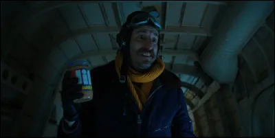 Comment se nomme cet autre homme, assez excentrique ?