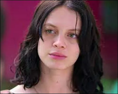 Comment s'appelle-t-elle ?