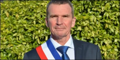 Comment s'appelle le maire d'Ardres ?