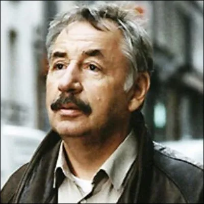 Quel film raconte l�amiti&eacute; entre Philippe Noiret et un enfant dans un village de Sicile ?